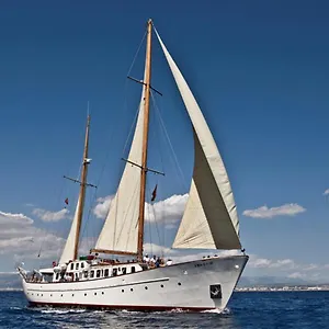 Southern Cross Hotel en barco